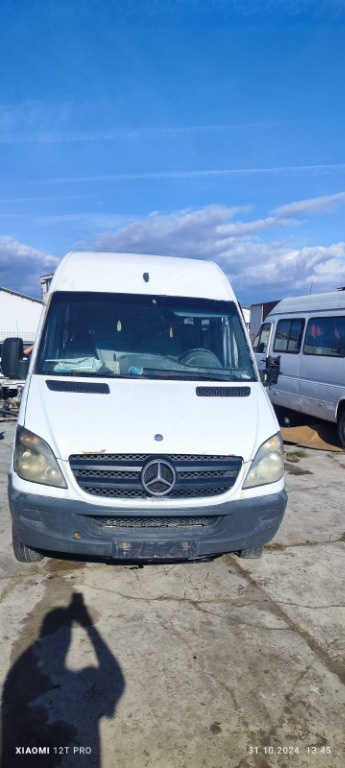 Grila bara fata Mercedes Sprinter 515 2.2 CDI model 906 cod motor OM646986 ,punte dubla an 2008