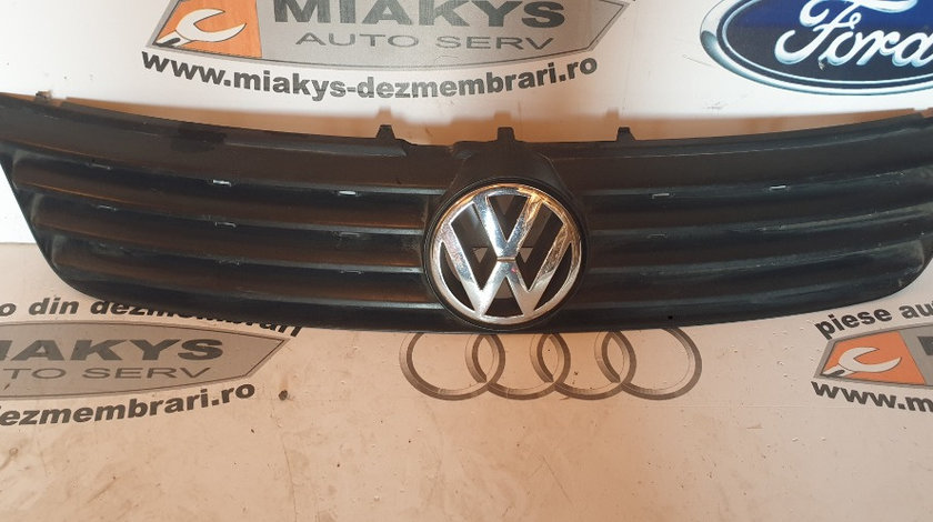 Grila bara fata Vw Passat B5, an 1996-2000, cod 3B0853653C