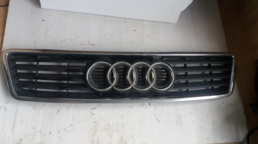 Grila centrala radiator audi a6 c5 4b0853651a