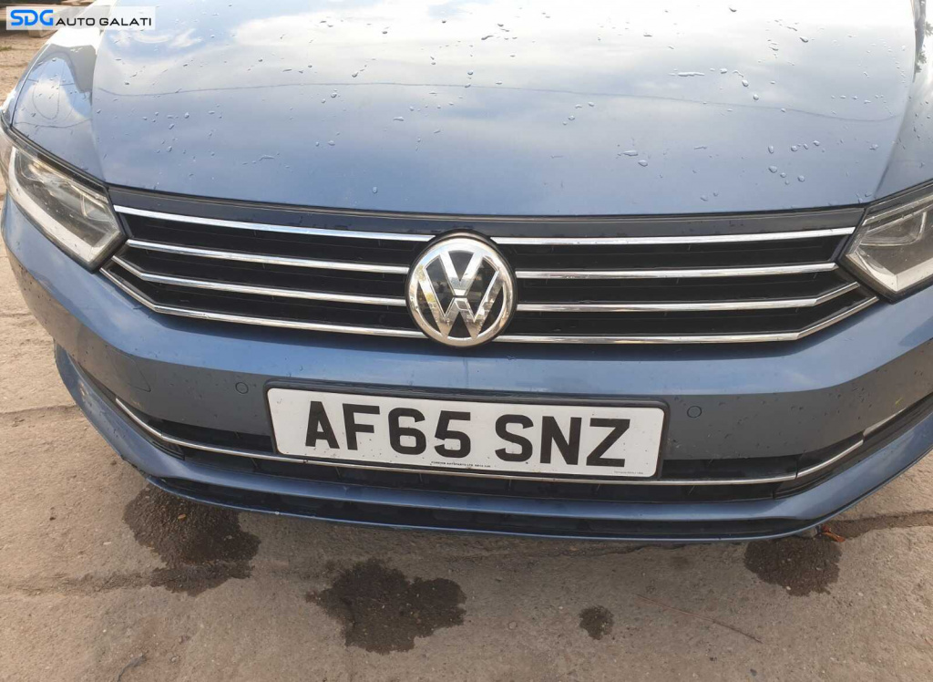 Grila cu Sigla Emblema de pe Bara Spoiler Fata Volkswagen Passat B8 2014 - 2019 [C8821] [Depozit]