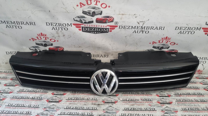 Grila fata cu emblema originala VW Jetta 6 cod piesa : 5C6853653