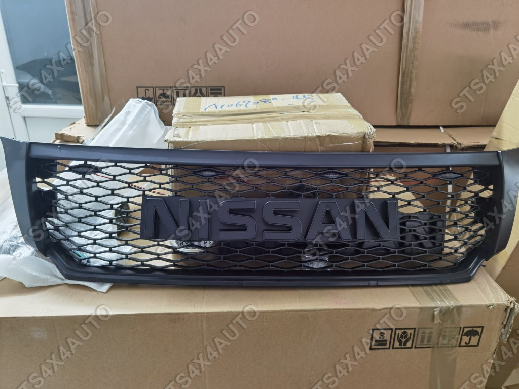 GRILA FATA CU LED NISSAN NAVARA NP300 D23 2015-2020 MB [V11]