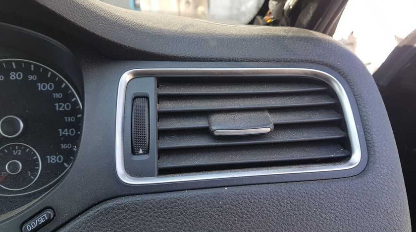 Grila Grile Ventilatie Bord Dreapta VW Jetta 2011 - 2015