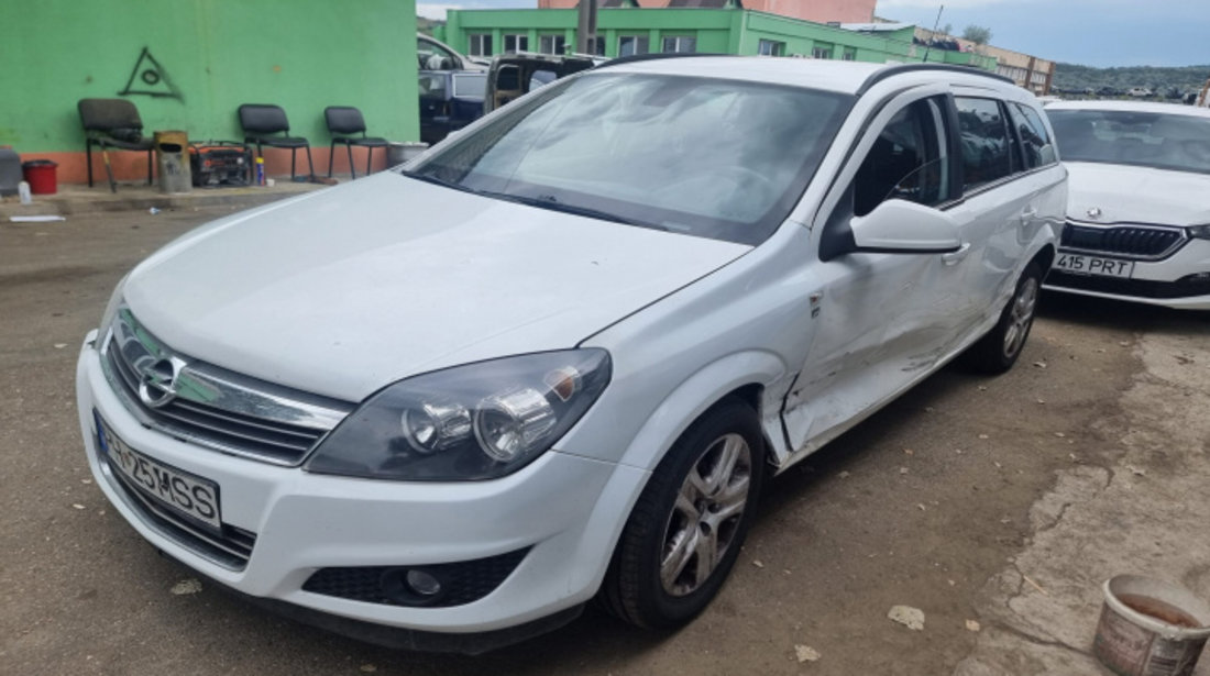 Grila proiector Opel Astra H 2010 Break 1.7 cdti Z17DTR