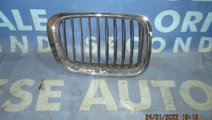 Grila radiator BMW E46td (o ureche de prindere rup...