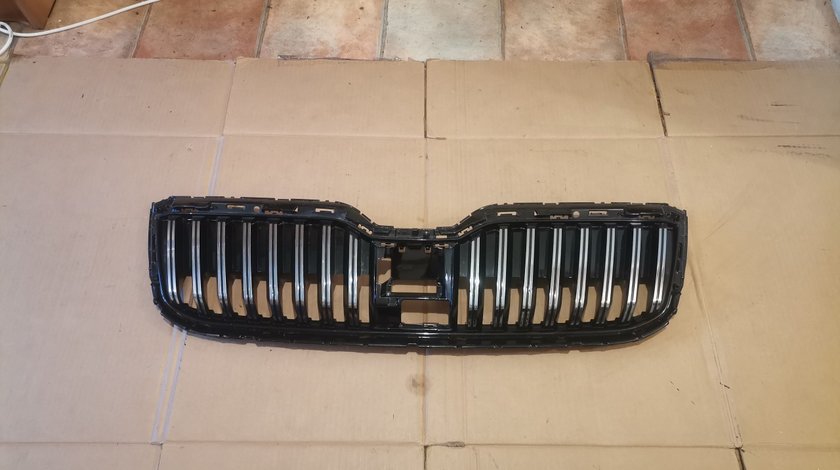 Grila radiator cu distronic Skoda Superb 3 Facelift (2016-2020) cod 3V0853653G, 3V0853653K