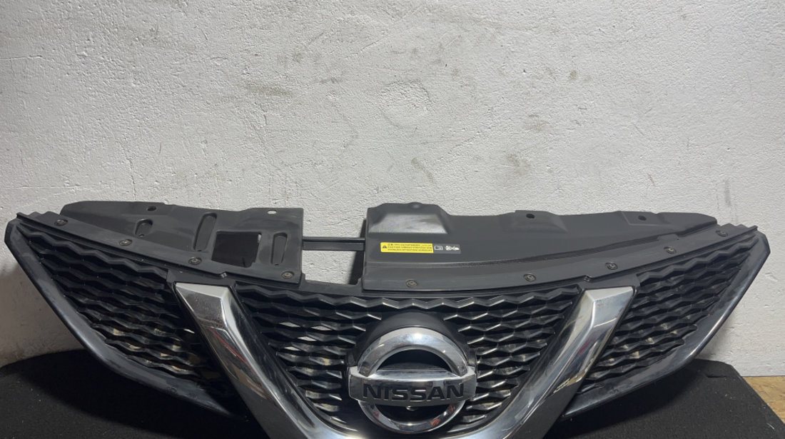 Grila radiator cu emblema Nissan Qashqai 1.5 DCi Tekna Manual Euro 6 sedan 2015 (cod intern: 244701)