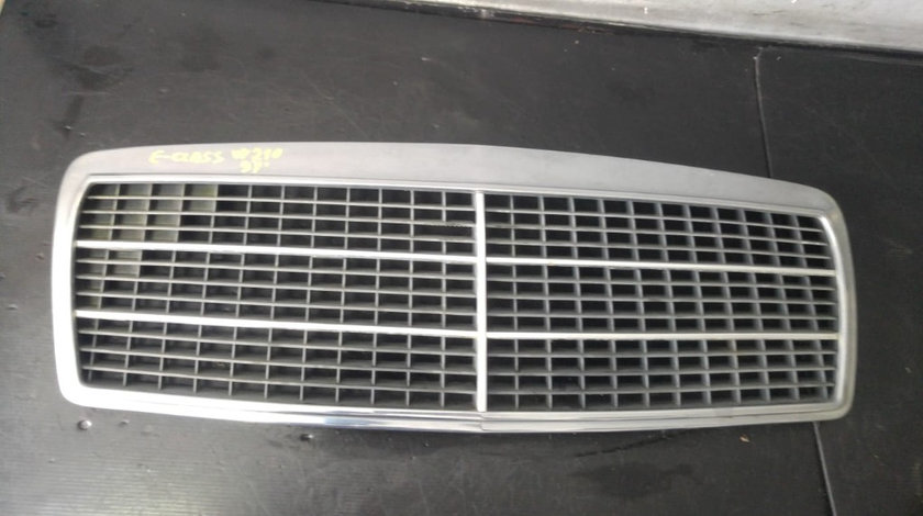 Grila radiator mercedes e-class w210 2108880023