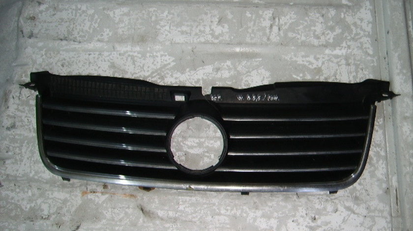 Grila radiator VW Passat B5 2001 (cu mici defecte)