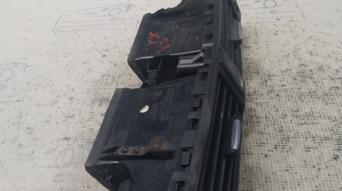 Grila ventilație centrală BMW X1 2010, 64222991235