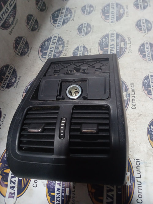 Grila ventilație cotiera Volkswagen Passat CC 2010