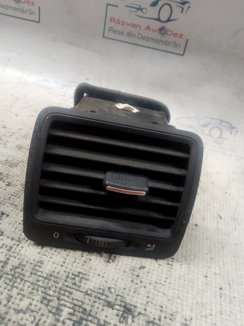 Grila ventilație dreapta Volkswagen Jetta 2008