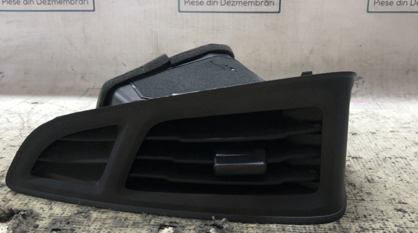 Grila ventilație stânga Ford Focus 3 1.0 Benzina 2015