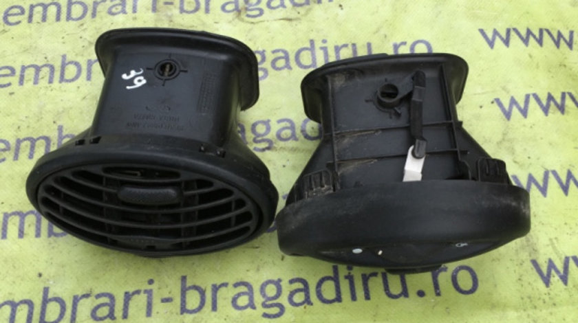 Grila ventilatie bord centru Ford Focus [1998 - 2004] wagon 5-usi 1.8 MT (116 hp) (DAW DBW) (DNW-EYDF1) 16V - EYDF