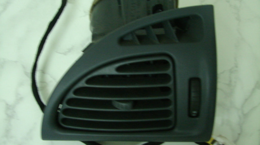 Grila ventilatie bord dr Citroen C5 [2001 - 2004] Liftback 1.7 MT (116 hp) C5 I (DC_) 1.8 L