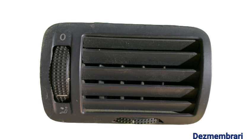 Grila ventilatie bord dreapta 3B0819704D Volkswagen VW Passat B5.5 [facelift] [2000 - 2005] wagon 1.9 TDI MT (101 hp)