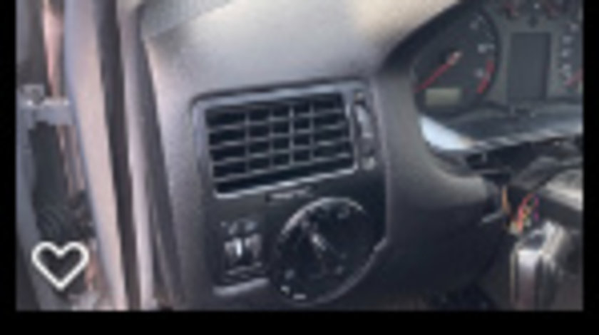 Grila ventilatie bord stanga Volkswagen Bora [1998 - 2005] Sedan 1.6 16V MT (105 hp)