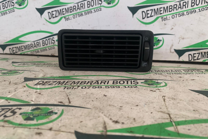 Grila ventilatie bord stanga Volkswagen VW Golf 4 [1997 - 2006] Hatchback 5-usi 1.4 MT (75 hp)