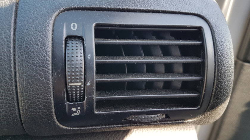 Grila Ventilatie Dreapta VW Passat B5.5 2001-2005