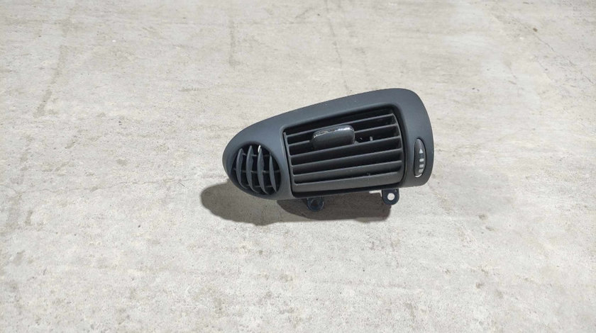 Grila ventilatie stanga A2038300554 Mercedes C-Class W203 an fab. 2000 - 2007