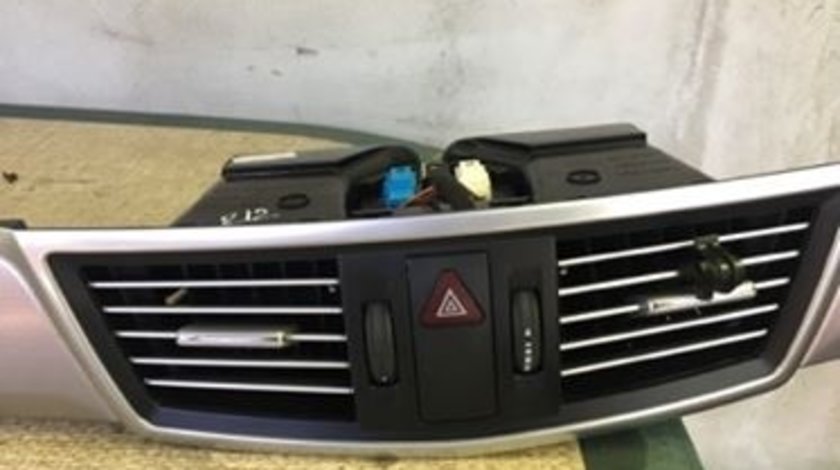 Gura ventilatie mijloc Mercedes E Class w212 2011