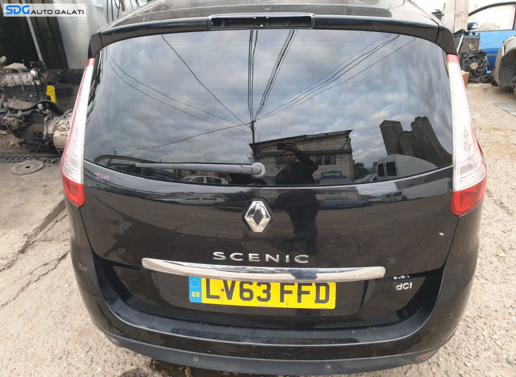 Haion Haion Portbagaj Dezechipat cu Luneta Geam Sticla Renault Scenic 3 2009 - 2016 Culoare TEGNE [C8663] [C8664] (prezinta 2 mici puncte de inceput rugina, deasupra bandoului cromat)