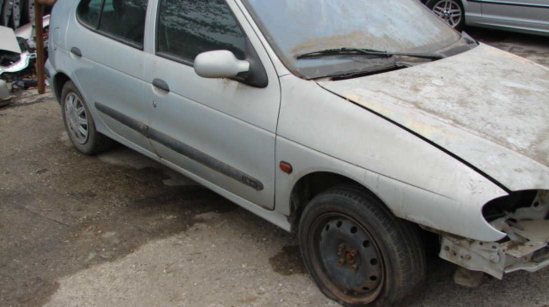 Haion Renault Megane [facelift] [1999 - 2003] Hatchback 1.6 MT (110 hp) I (BA0/1_)