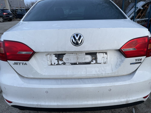 Haion Volkswagen Jetta 1.6 Motorina 2012