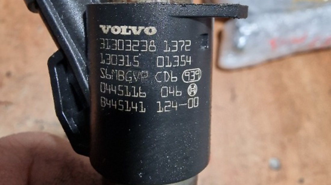 Injectoare Volvo 2.0 d 5 pistoane cod 0445116046
