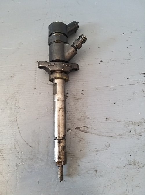 Injector 1.6 tdci g8da g8db ford focus c-max 0445110136