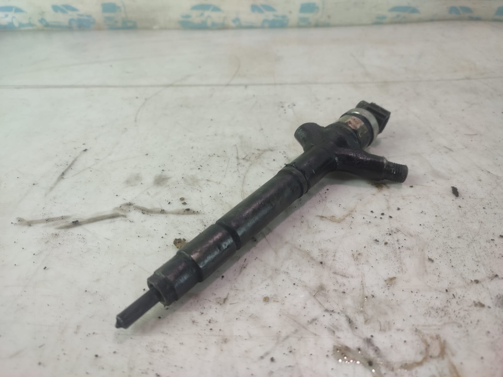 Injector 23670-0R170 2.2 d-4d 2ADFTV Toyota Rav 4 3 (XA30) [2005 - 2010] 2.2 d-4d 2ADFTV