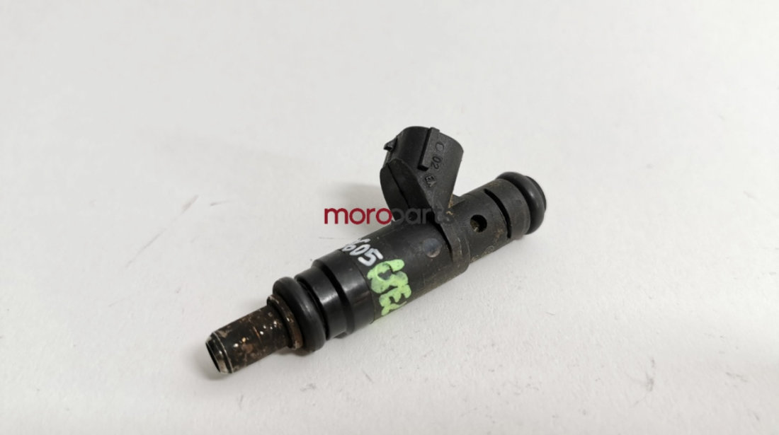 Injector Audi A4 B6 (8E2) Sedan 2002 2.0 I OEM 06B133551T