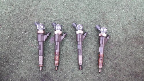 Injector Bosch cod 8200100272 Renault laguna 2 1.9 DCI