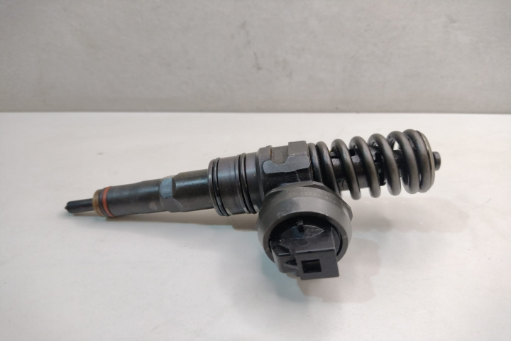 Injector cod 038130073 AG BA 038130073 Skoda Octavia [facelift] [2000 - 2010]