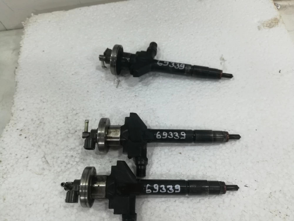 Injector / injectoare Mazda 6 An 2004 motorizare 2.0 diesel 100KW cod motor RF