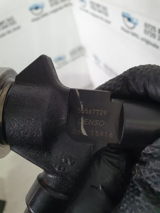 Injector Opel Astra J Corsa D Meriva B 1.7 cdt iA17DTS A17DTC 55567729