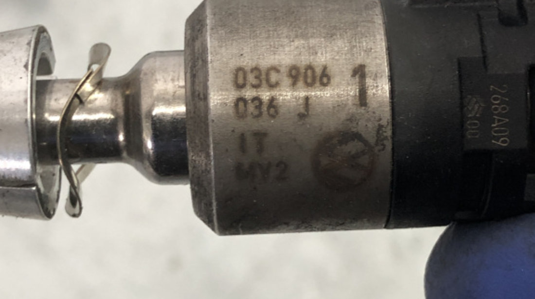 Injector Passat B6 1.4 TSI sedan 2010 (03C906036J)