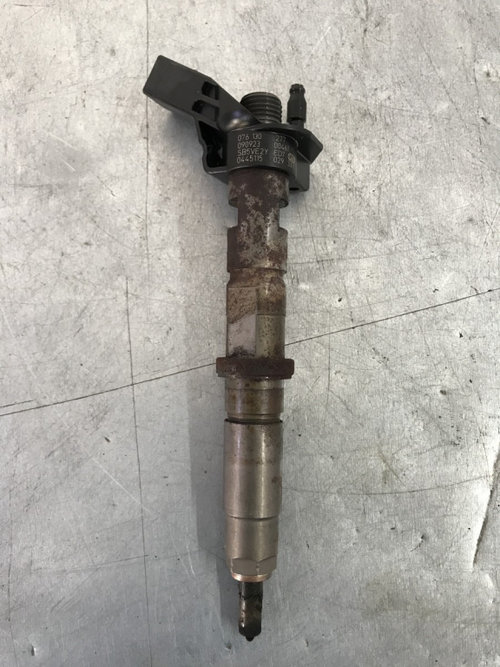 Injector Volkswagen Crafter 2.5 TDI Manual. 163cp sedan 2010 (076130277)