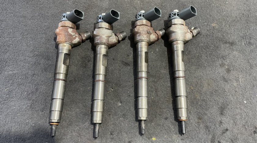 Injector VW Passat sedan 2012 (03L130277J)