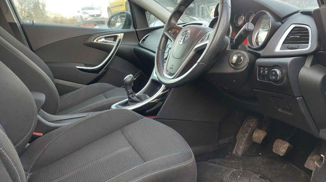 Interior complet Opel Astra J 2011 HATCHBACK 1.4i A14XER