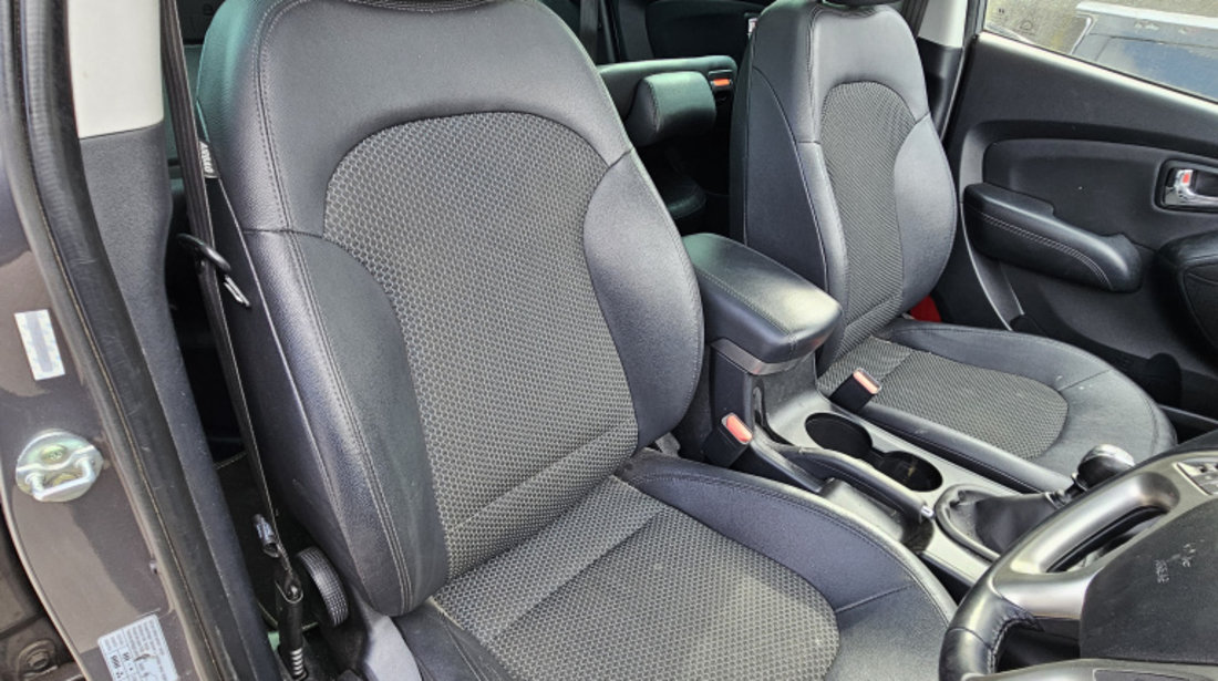 Interior Complet Piele Și Material Textil Hyundai ix35 2012, CU ÎNCĂLZIRE FATA/SPATE