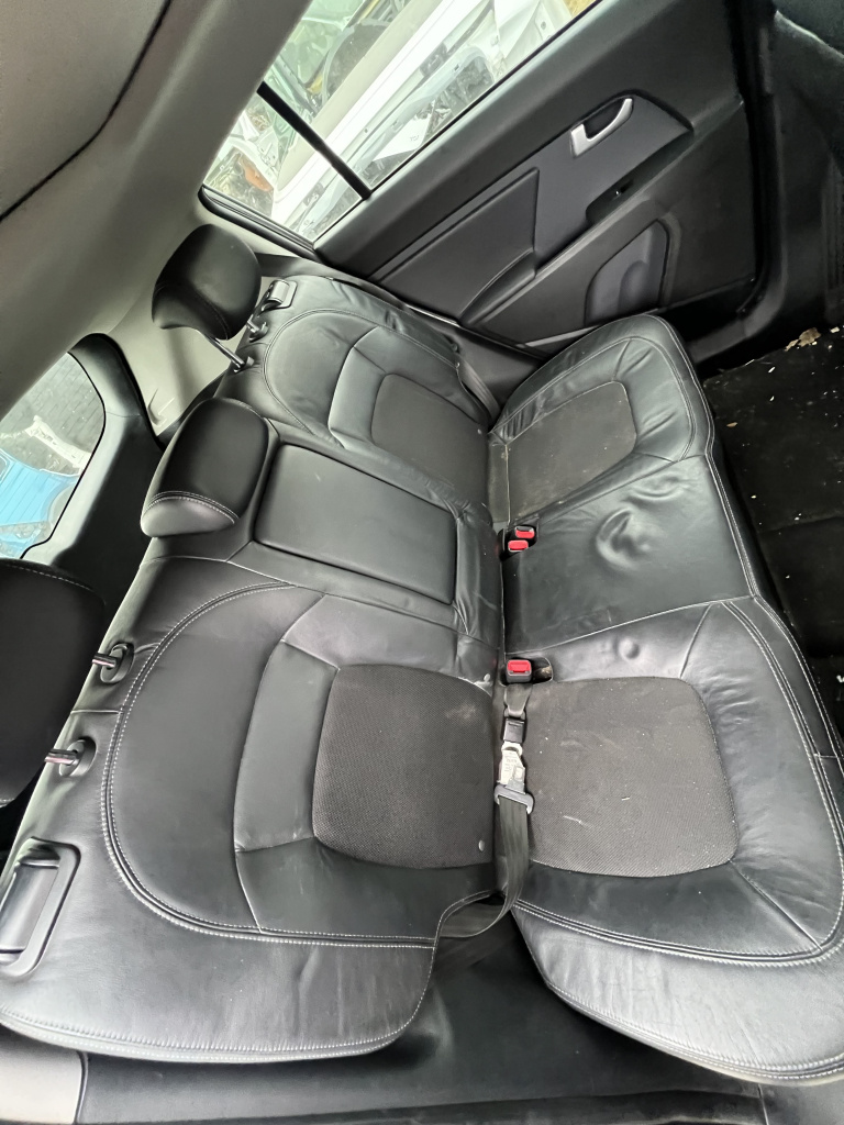 Interior Complet Piele Și Material Textil Kia Sportage 1.7 Motorina 2012