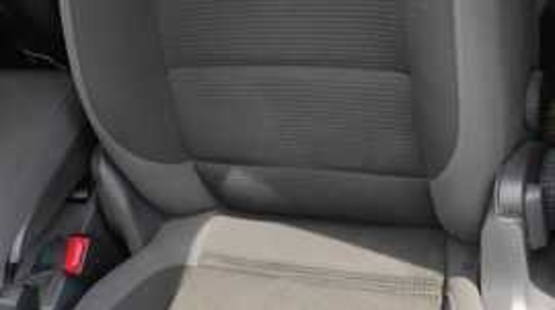 Interior Textil Fara Incalzire 7 Locuri Scaun Scaune Fata Stanga Dreapta Bancheta cu Spatar VW Touran 2003 - 2010