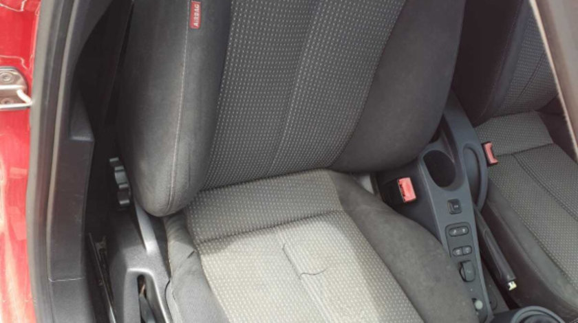 Interior Textil Fara Incalzire Scaune Scaun Fata Stanga Dreapta si Bancheta cu Spatar Seat Leon 1P 2006 - 2013