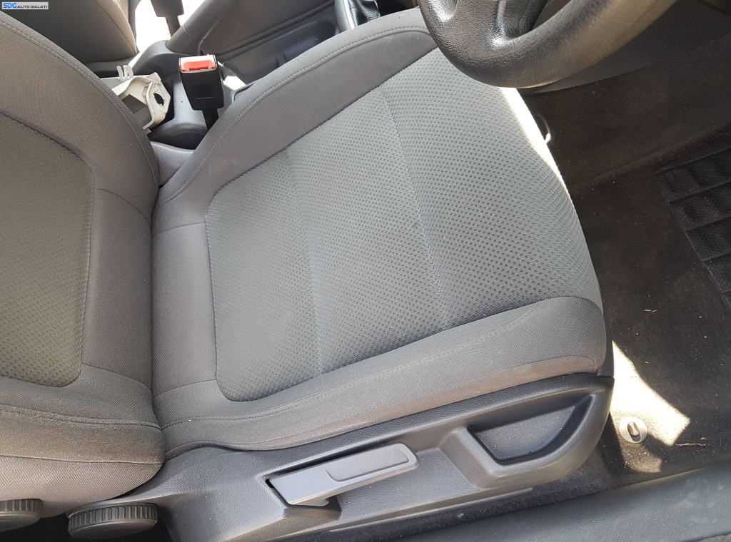 Interior Textil Scaun Scaune Fata Stanga Dreapta si Bancheta cu Spatar VW Golf 5 PLUS 2004 - 2008