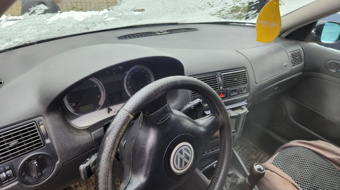 Interior Volkswagen Golf 4 1.9 TDI ASZ combi an 2004 #84148651