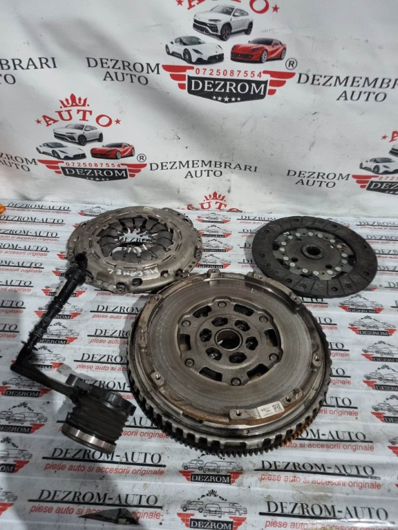 Kit ambreiaj Nissan Qashqai II 1.3 DIG-T 140cp coduri : 301010007R / 302053062R / 123100461R