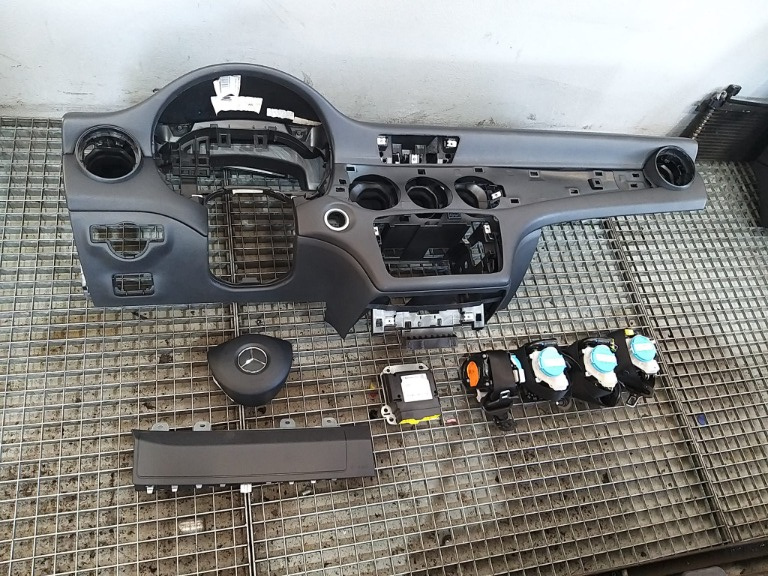 Kit plansa bord mercedes cla x117 a1179008600 a1768600302 309212895162ac