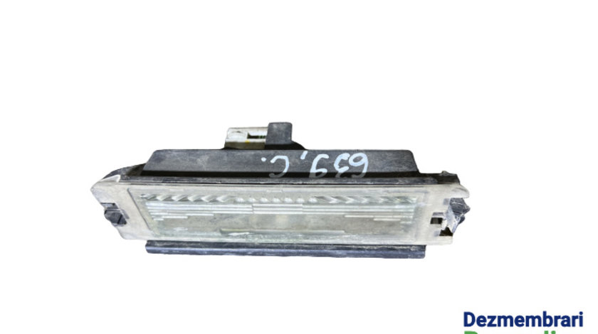 Lampa numar centru Dacia Logan [2004 - 2008] Sedan 1.6 MT (87 hp)