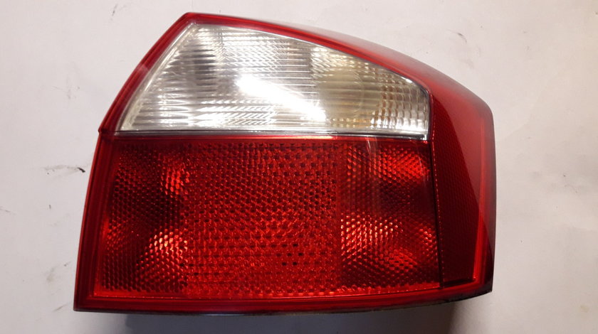 Lampa stop partea dreapta, originala Hella, AUDI A4 B6 berlina/limuzina, 2001, cod 153930